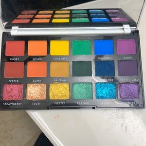 Elf x Jkissa to the rescue palette